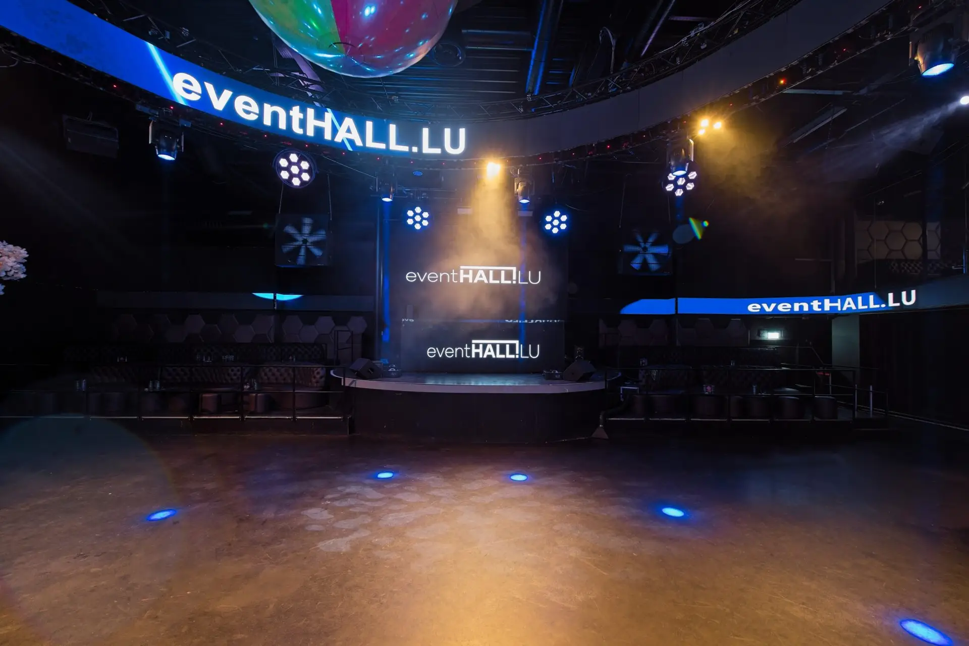 buehne-und-tanzflaeche-eventhall-luzern