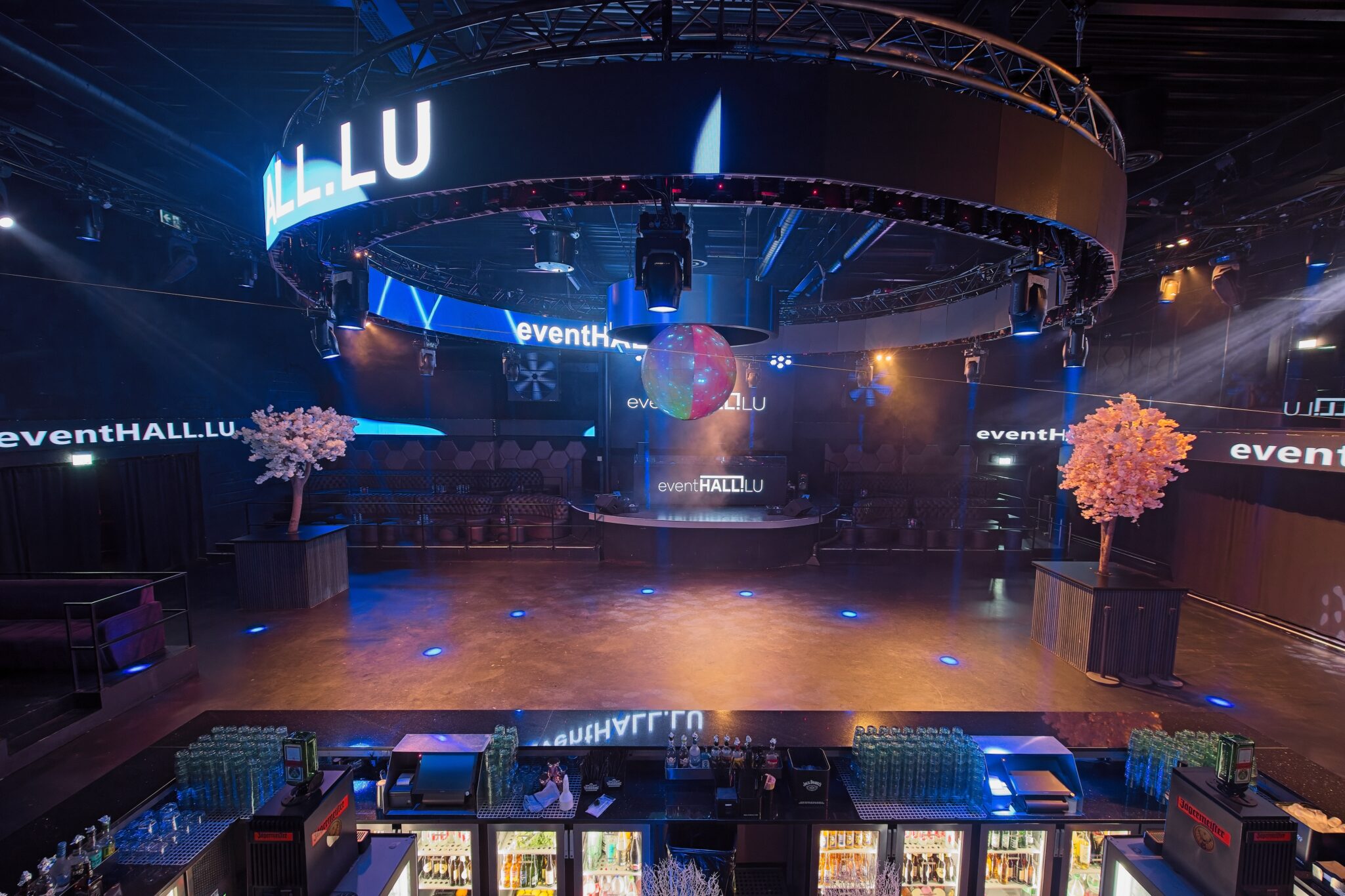 buehne-und-eventbereich-eventhall-luzern